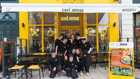 Façade du Café Joyeux Nantes centre-ville
