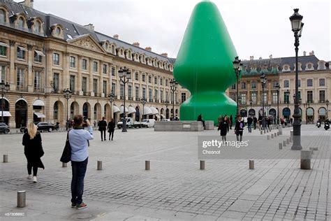 Tree de Paul McCarthy place Vendôme