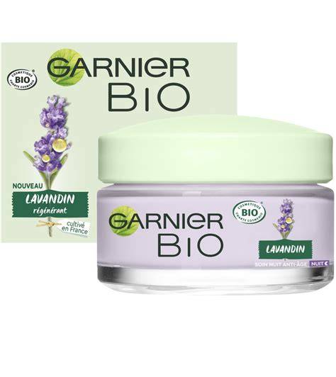 Texture crème de nuit anti-âge Garnier