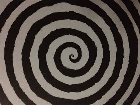 Gâteau Tim Burton noir blanc spirales