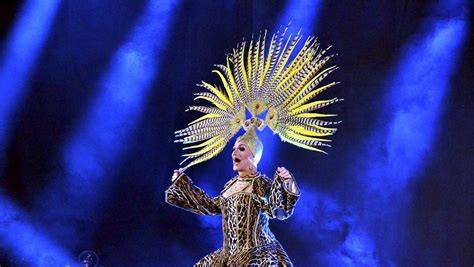 Drag queens dans le monde sur scène
