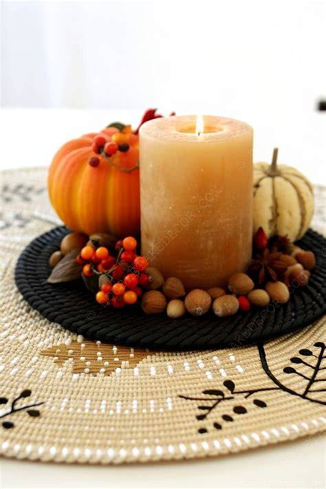table Halloween noire orange bougies citrouilles