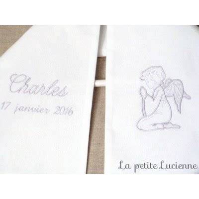 Écharpe blanche de baptême avec ange brodé