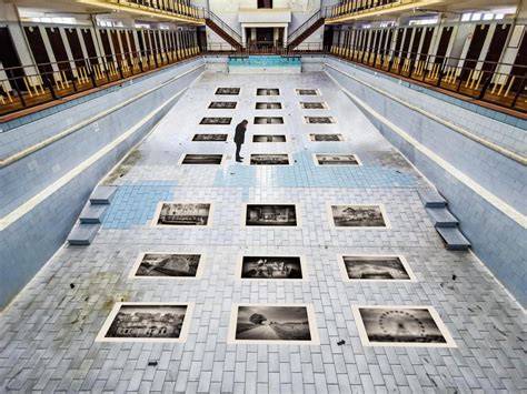 Ancienne piscine transformée en lieu culturel