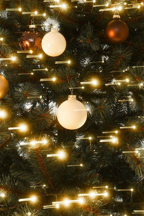 sapin de Noël décoré lumières chaudes