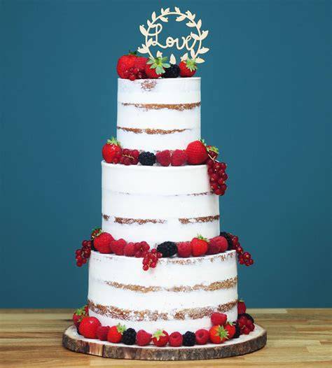 naked cake champêtre fleurs fruits rouges