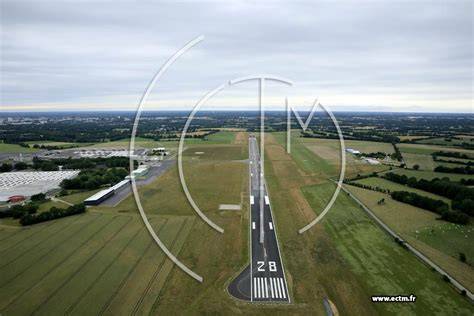 Aérodrome de La Roche-sur-Yon vue aérienne
