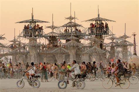 burning man Nevada art hybride