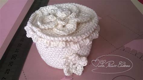 Bonbonnières crochet baptême fleurs
