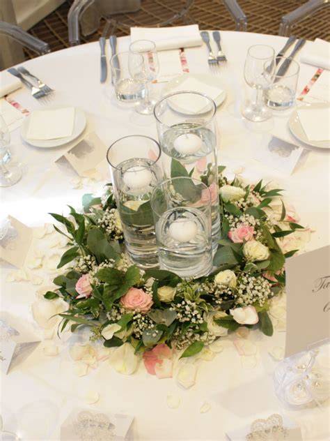 table ronde mariage fleurs bougies
