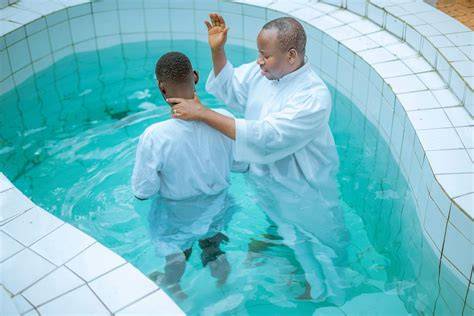 Rite chrétien du baptême par immersion