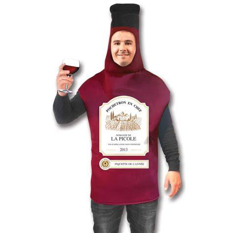 Adulte portant déguisement bouteille de vin