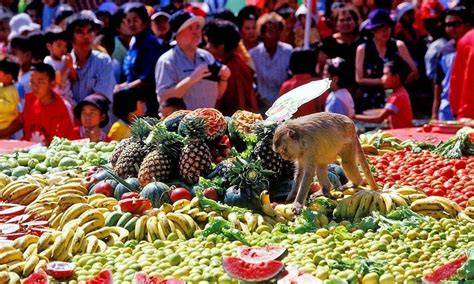 Monkey Buffet Festival macaques Lopburi