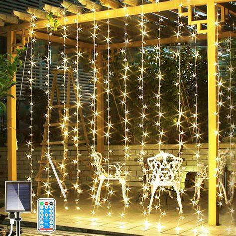 Guirlande solaire sur pergola extérieure