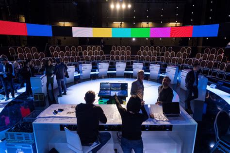 Plateau télévisé débat politique CNews