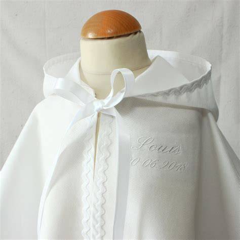 cape de baptême blanche personnalisée