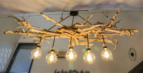 luminaire en bois flotté avec guirlande lumineuse