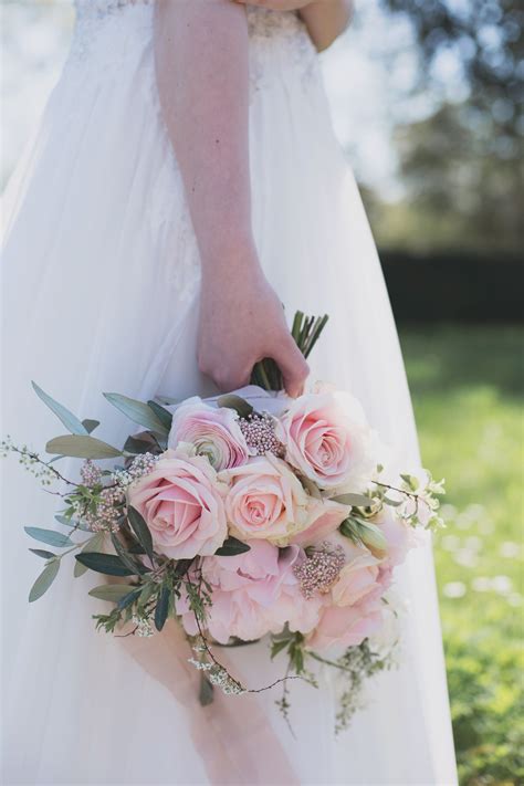 bouquet mariée fleurs saison couleurs