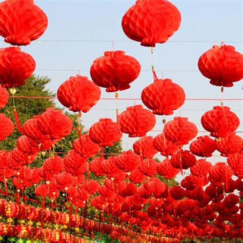 Lanternes rouges chinoises en classe