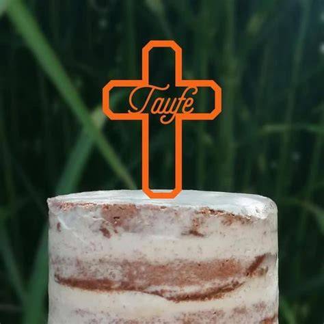 Gâteau de baptême en forme de croix