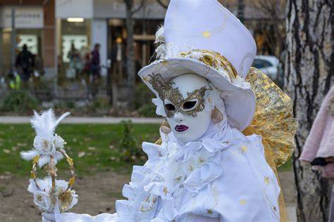 Carnaval vénitien d’Annecy, masques et costumes