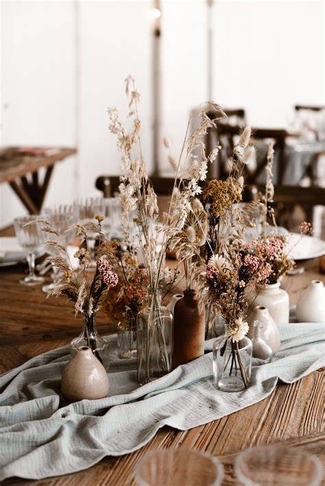 Décoration mariage champêtre bois fleurs séchées