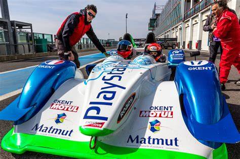 Proto Pescarolo biplace sur circuit