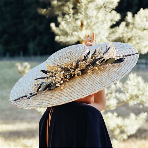 Chapeau victorien femme plumes et capeline