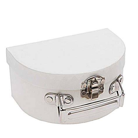 valise carton semi-circulaire blanche décorée