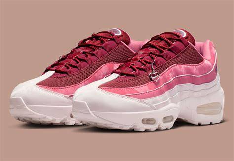 Nike Air Max 95 Valentine’s Day rose bordeaux