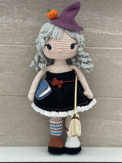 poupée sorcière Halloween au crochet