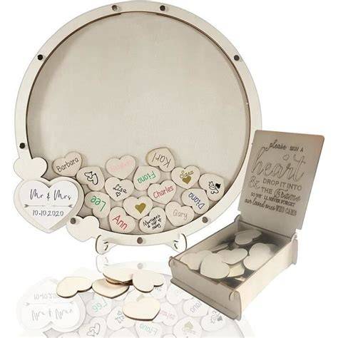 Cadre mariage avec messages en forme de coeurs