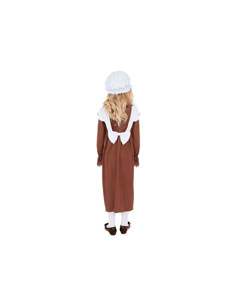 Femme portant déguisement clochard