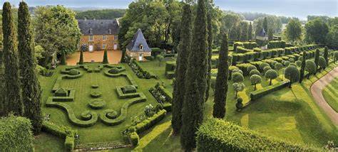 vue générale du manoir et des jardins