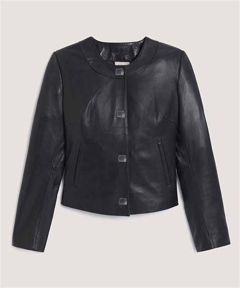 veste en cuir noire et looks urbains