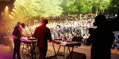 concerts en plein air et public divers