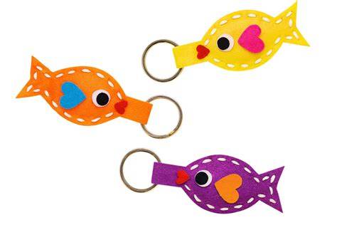 Poissons en feutrine colorée