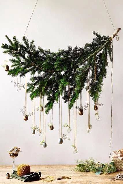 Décoration de sapin naturel avec branches MicroLED